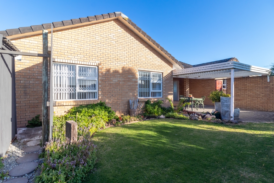 3 Bedroom Property for Sale in Cannon Rocks Eastern Cape